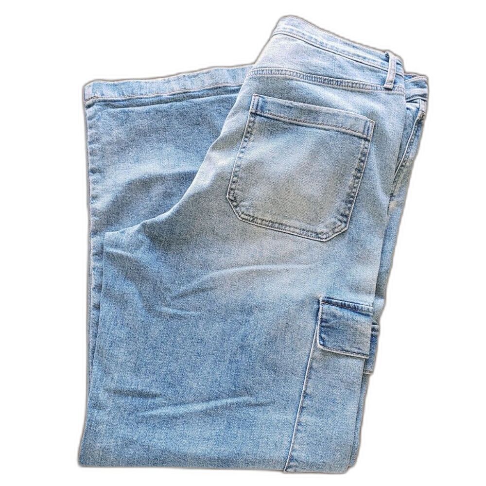 Jessica Simpson - Wide Leg Cargo Jeans - High-Rise - Light-Wash Denim - Size 12 - Picture 5 of 8